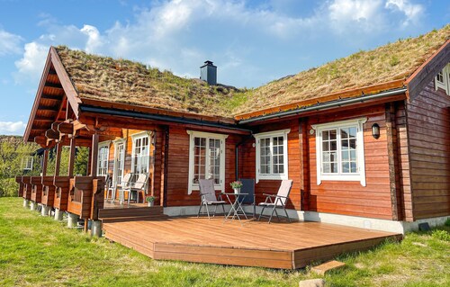 Gorgeous home in østby with kitchen