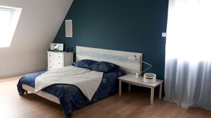 2 bedrooms, iron/ironing board, travel cot, bed sheets - A few steps from the beach, your neo-Breton in the Pays d'Iroise (Landunvez)