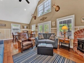 TV - Come Visit 'SML Getaway'! Pet Friendly! (Huddleston)