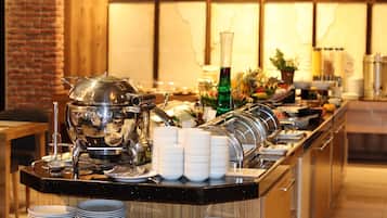 매일 뷔페 아침 식사(1인당 EUR 10)