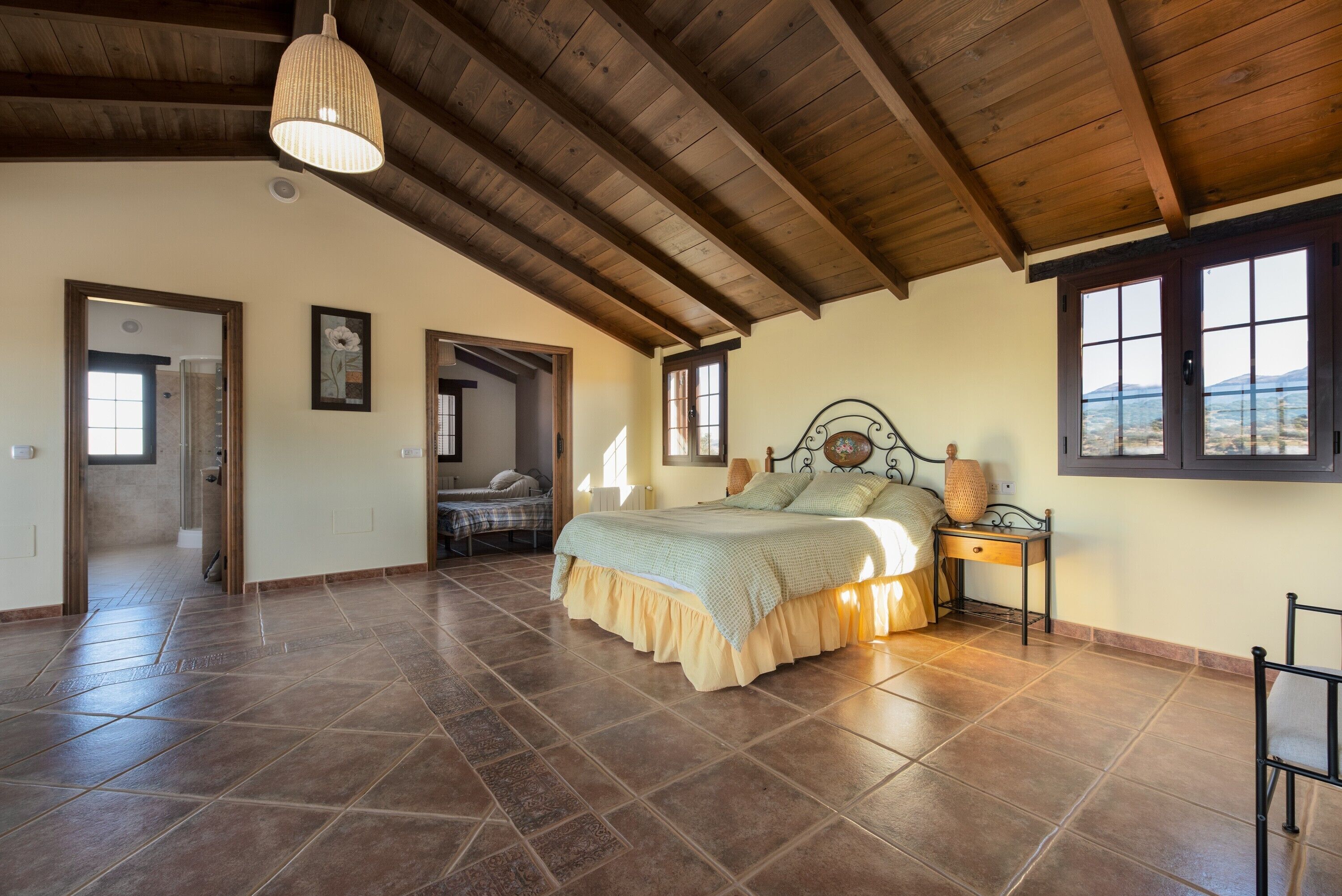 4 Schlafzimmer, Bügeleisen/Bügelbrett, kostenloses WLAN, Bettwäsche