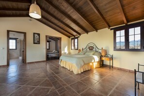 4 Schlafzimmer, Bügeleisen/Bügelbrett, kostenloses WLAN, Bettwäsche