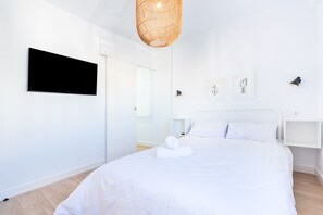 3 slaapkamers, een strijkplank/strijkijzer, gratis wifi, beddengoed