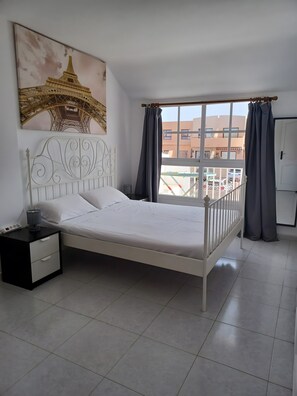 1 bedroom, free WiFi, bed sheets