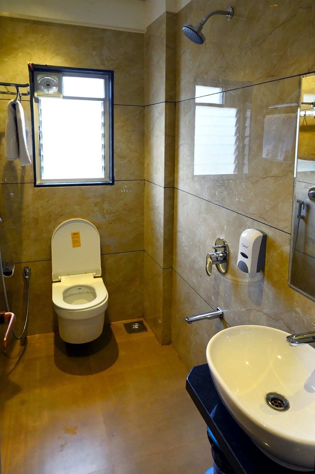 Shared Dormitory | Bathroom
