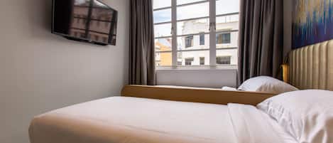 Superior Room, 2 Katil Bujang (Single) | Meja, langsir/tirai gelap terus, Wi-fi percuma, cadar katil