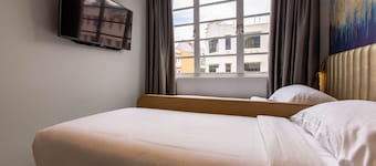 Ibis Budget Singapore Gold