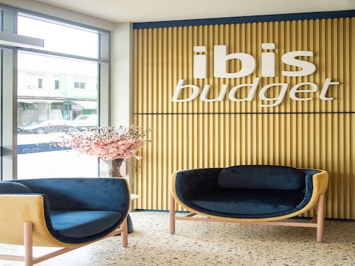 Ibis Budget Singapore Gold
