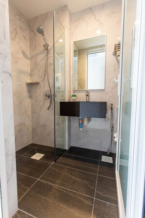 Superior-Zimmer, 2 Einzelbetten | Badezimmer | Dusche, Haartrockner, Handtücher