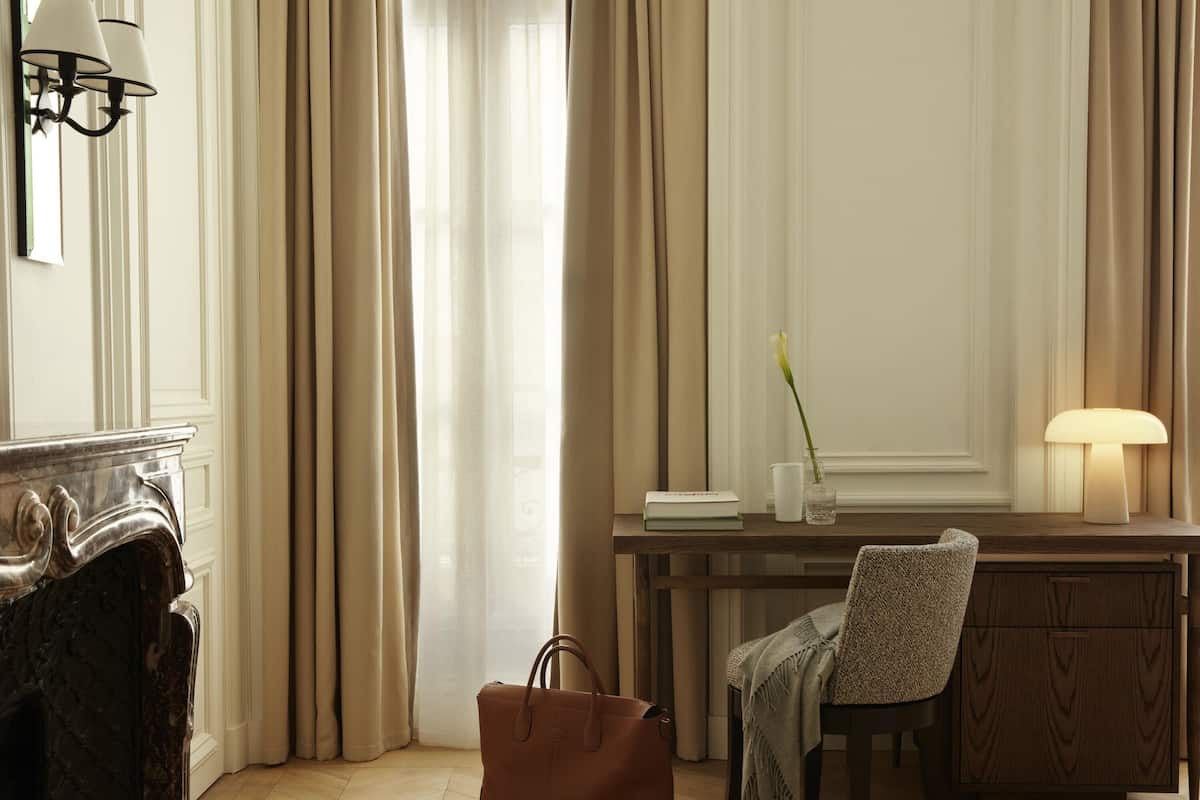 Ropa de cama de alta calidad y artículos del minibar gratis 