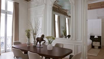 Premium bedding, free minibar items, in-room safe, laptop workspace