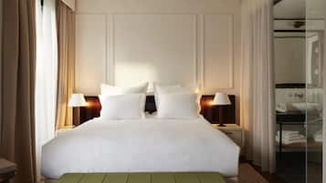 Deluxe kamer, 1 kingsize bed | Luxe beddengoed, een minibar met enkele gratis items