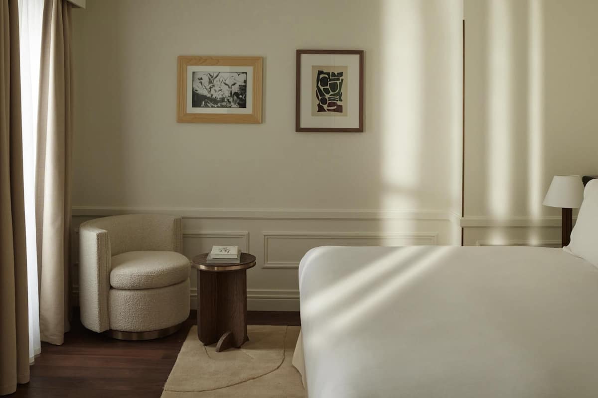 Suíte luxo, 1 cama King | Roupas de cama premium, frigobar (abastecido com alguns itens grátis)