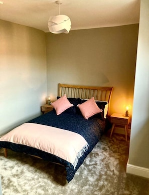 2 bedrooms, desk, iron/ironing board, free WiFi - The Hideaway - Quiet cottage, a short walk from the historic centre of York. (York)