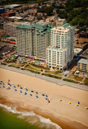 On the beach - Ocean Beach Club - 4 Star Resort Oceanfront (Virginia Beach)