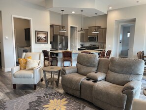 TV, caminetto, lettore DVD