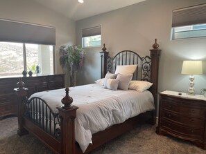 3 bedrooms, iron/ironing board, free WiFi, bed sheets