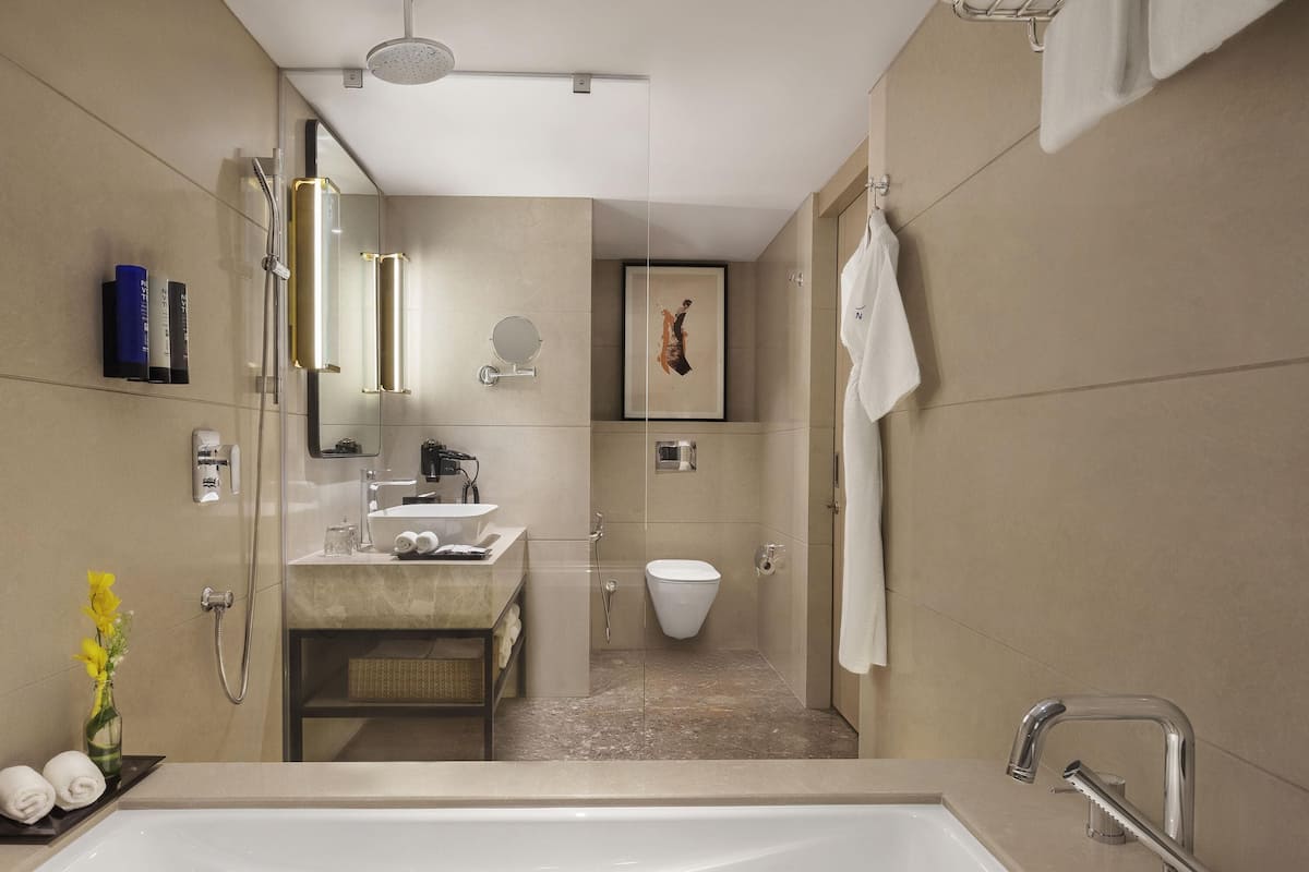 Coffre-fort, bureau, espace de travail pour ordinateurs portables