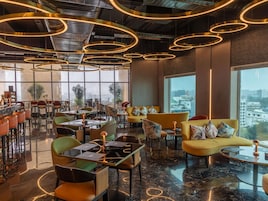 2 bars/lounges, rooftop bar