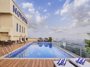 Outdoor pool - Novotel Mumbai International Airport (Mumbai)