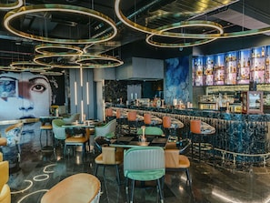 2 bars/lounges, rooftop bar - Novotel Mumbai International Airport (Mumbai)