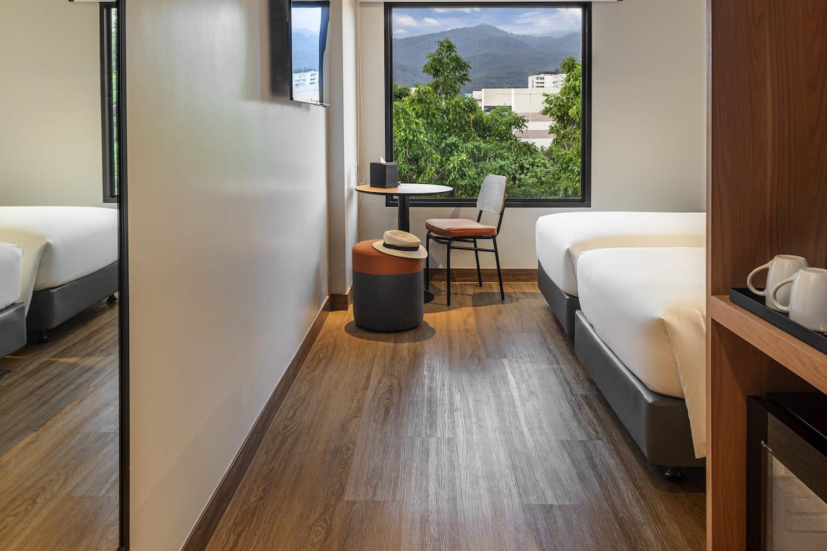 Coffre-fort, décor unique, ameublement unique, bureau