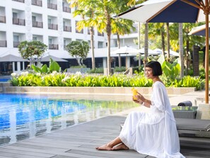 2 kolam renang outdoor