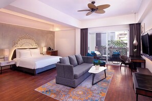 Junior Suite, 1 King Bed with Sofa bed | In-room safe, desk, laptop workspace, iron/ironing board