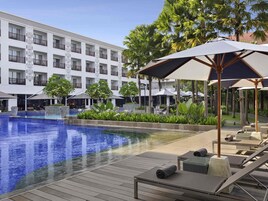 2 piscinas externas