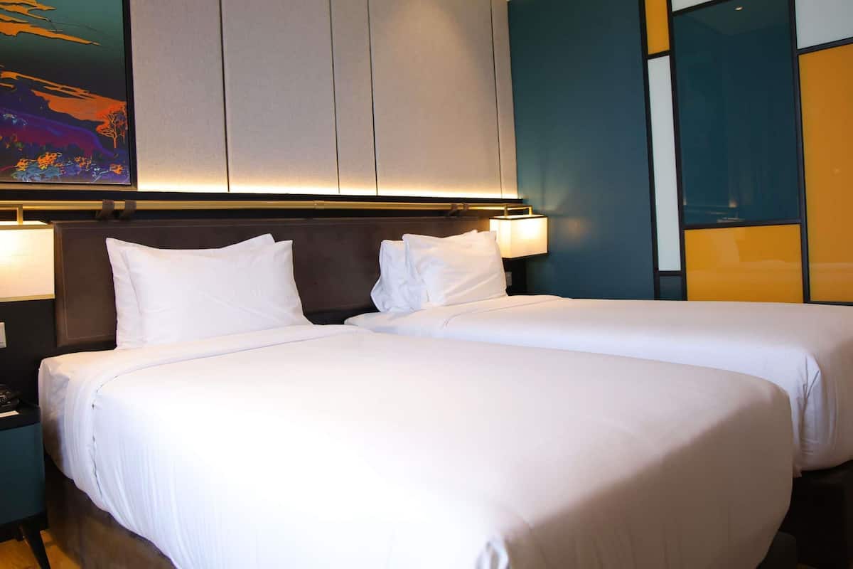 Caja de seguridad en la habitación y cortinas blackout