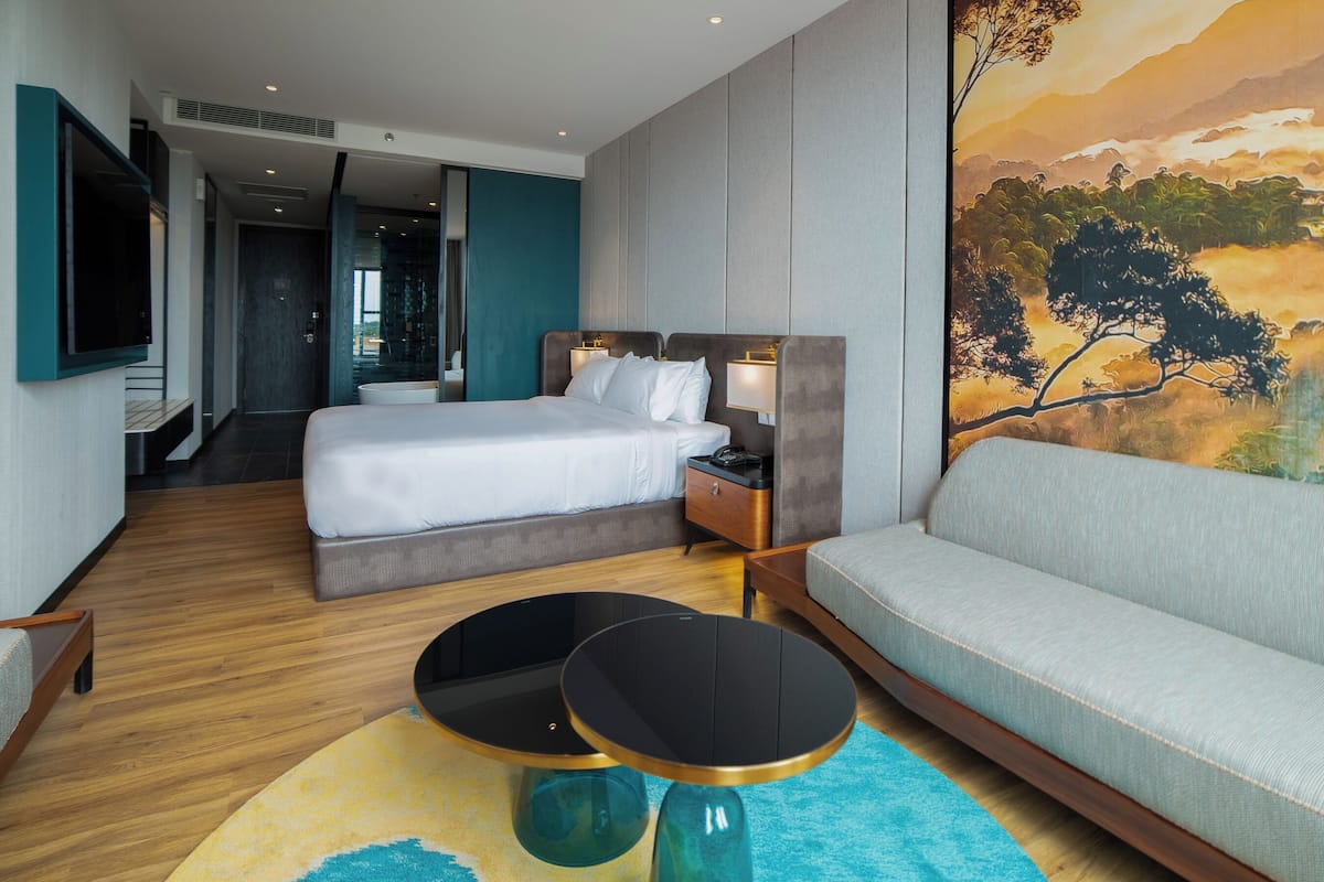 Junior Suite with 1 King Size Bed | Minibar, caja de seguridad en la habitación y cortinas blackout