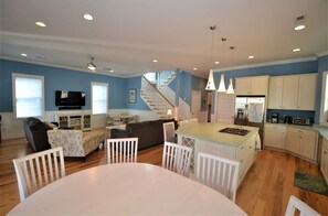 Interior - Ocean Block! Convenient to boardwalk and Ocean! (Rehoboth Beach)