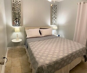 1 室のベッドルーム、WiFi (無料)、ベッドシーツ