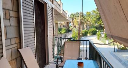 Cozy & cute apartment - 2 minutes from the beach!