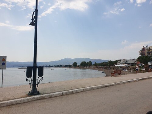 Cozy & cute apartment - 2 minutes from the beach!