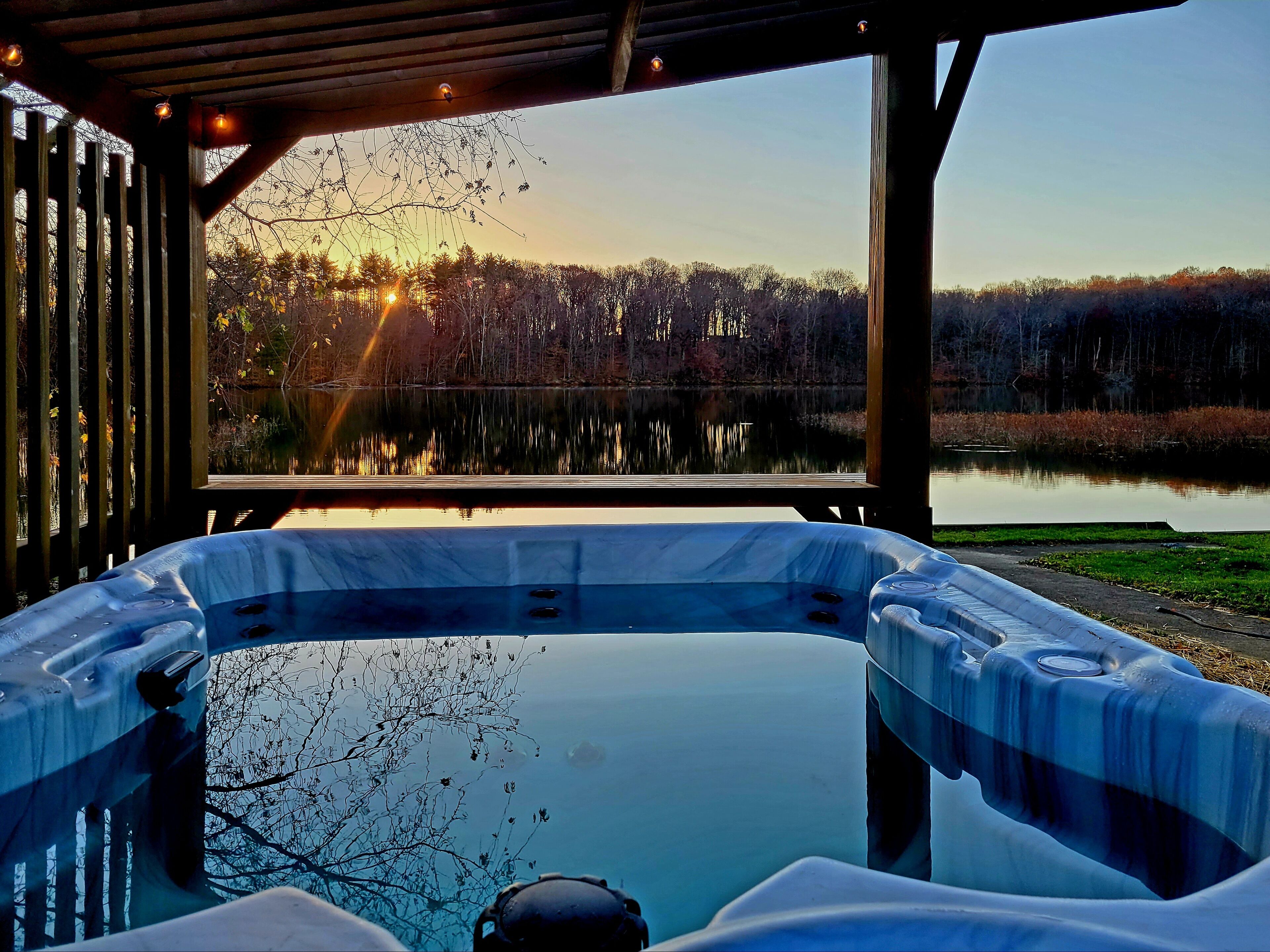 Outdoor spa tub