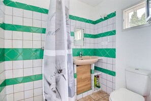 Hair dryer, towels