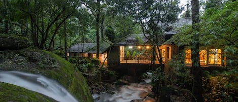 Deluxe Room | Exterior