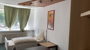 Unclassified image, 4 of 5, button - Comfort-Deluxe-Apartment (Hannover)