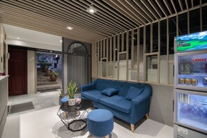 Reception - Bin Bin Hotel 8 - Near Sunrise City (Ho Chi Minh City)