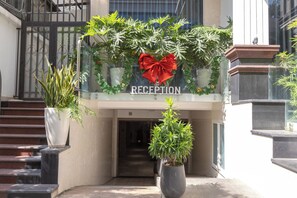 Front of property - Bin Bin Hotel 8 - Near Sunrise City (Ho Chi Minh City)