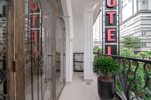 Exterior - Bin Bin Hotel 8 - Near Sunrise City (Ho Chi Minh City)