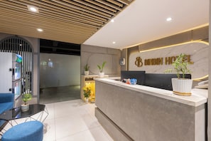 Reception - Bin Bin Hotel 8 - Near Sunrise City (Ho Chi Minh City)