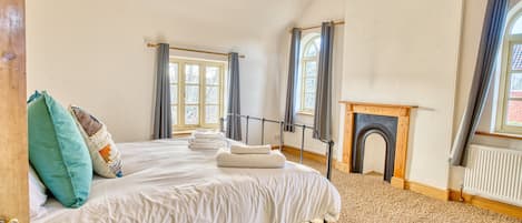 4 Schlafzimmer, Bügeleisen/Bügelbrett, kostenloses WLAN, Bettwäsche
