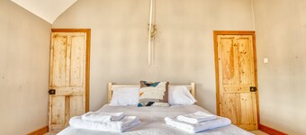 Family home in the countryside - Pass the Keys