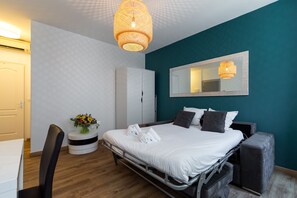 2 chambres, fer et planche à repasser, draps fournis