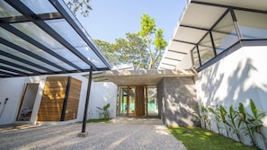 Exterior - Open Living Style Home 1Km From the Beach (Potrero)