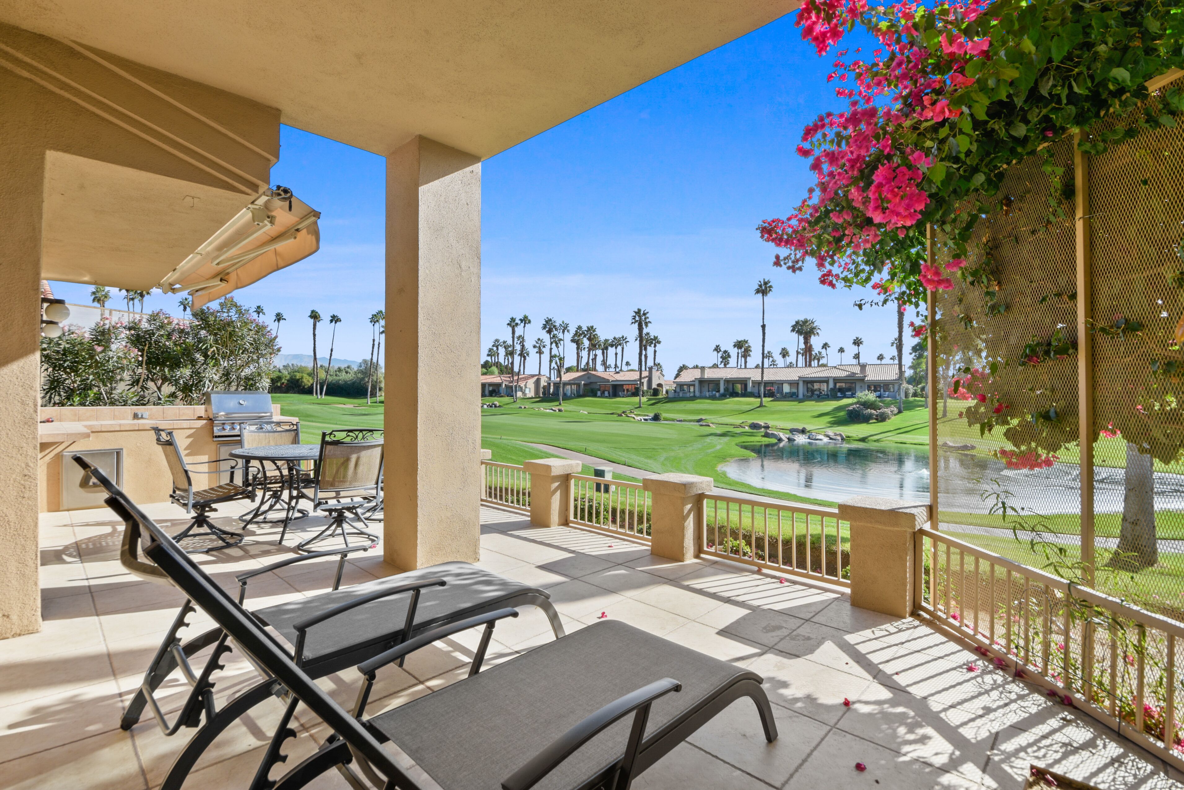 Pet Friendly Home with Resort Amenities, Lake View and Golf Course Nearby