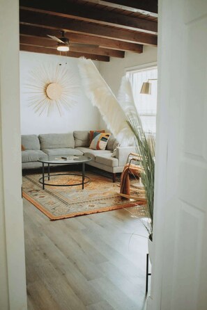 Smart TV, video games, offices - Casa Charleston+HOT TUB+Pet Friendly+No Pet Fee! (Albuquerque)