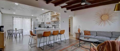 Televisor intel·ligent, videojocs i oficines